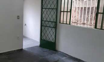 Imagem 3: Alugo casa um quarto sala cozinha banheiro área coberta