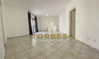 Imagem 2: Apartamento no centro da Praia das Pitangueiras para locação anua, pacote R$4.000 com 4 qu