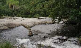Imagem 2: Sítio para aluguel de temporada com cachoeira particular