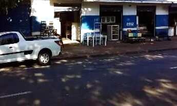 Imagem: Salões comerciais na avenida Marechal Costa