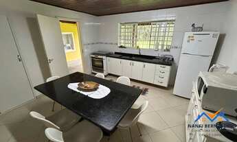 Imagem 2: Chácara em Condomínio Fechado: Lazer Completo e Segurança 24h para Sua Famí