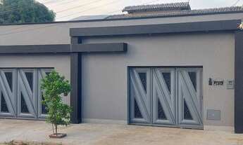 Imagem: Casa mobilhada e com energia solar e habite-se