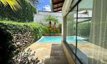 Imagem 2: Casa Linear disponível para venda. Área construída 255m² | Terreno 382m² | 5 quartos