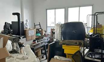 Imagem 6: Conjunto comercial em prédio moderno