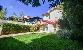 Imagem 2: Sobrado residencial reformado com três dormitórios no coração do Jardim Europa