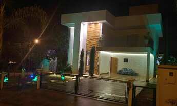 Imagem: Casa com 330 m2 com 4 quartos