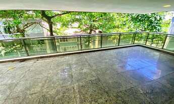 Imagem 2: Leblon! Quadra da praia, 4 suites, 4 garagens, piscina!