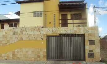 Imagem: Casa para venda possui 250m², com 4 quartos