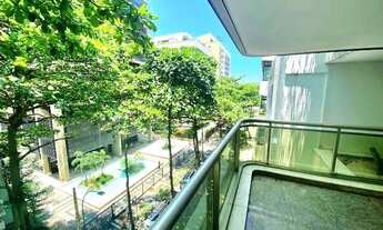 Imagem 3: Leblon! Quadra da praia, 4 suites, 4 garagens, piscina!