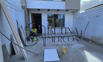 Imagem 2: VENDE Excelente Casa Duplex com 3 quartos 1 suíte com closet no Vale das Palmeiras. Macaé