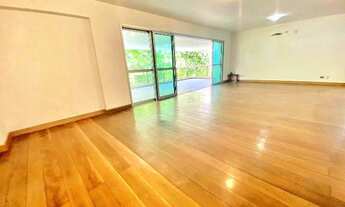 Imagem 4: Leblon! Quadra da praia, 4 suites, 4 garagens, piscina!