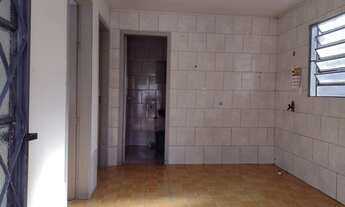 Imagem 5: Casa para aluguel possui 60 metros quadrados com 2 quartos em Medianeira - Porto Alegre