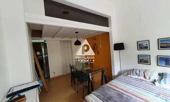 Imagem 2: Excelente Conjugado Porteira Fechada com vista verde. Copacabana