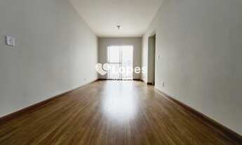 Imagem 4: Apartamento 02 quartos com armários, sala, varanda, cozinha com armário, 02 vagas de garag