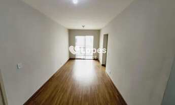 Imagem 5: Apartamento 02 quartos com armários, sala, varanda, cozinha com armário, 02 vagas de garag