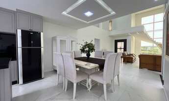 Imagem 6: Belíssima Casa de esquina localizada em Bairro Nobre, espaços amplos para total conforto