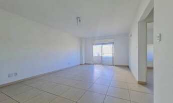 Imagem 4: Quot;Espaçoso apartamento em excelente localização no bairro Pátria Nova