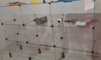 Imagem 2: Vitrine semi nova