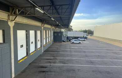 Imagem 6: Excelente galpao em goiania em condomínio