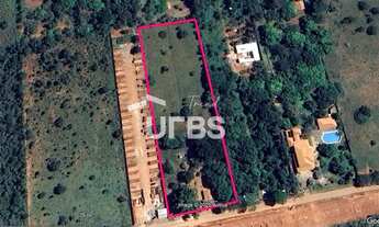 Imagem: Área de 12.000 m², plana e semi murada