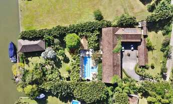 Imagem 4: Linda mansão com deck e vaga de barco, em cond. com aeroporto e praia privativa