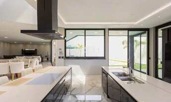 Imagem 5: CASA COM PISCINA COM 4 QUARTOS À 300 METROS DO PARQUE BARIGUI