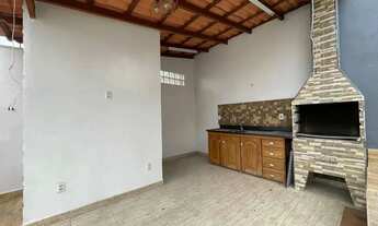 Imagem 2: Casa COM 3 Quartos - Vaga de Garagens para 3 carros - Piscina