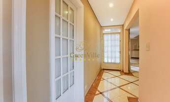 Imagem 6: Casa triplex, desocupada, com local para elevador de carga, no condomínio São Lourenço, 47