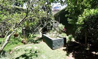 Imagem 3: Linda casa com amplo jardim em ponto comercial para locação no Alto de Pinheiros/SP!