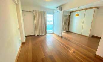 Imagem 5: Leblon! Quadra da praia, 4 suites, 4 garagens, piscina!