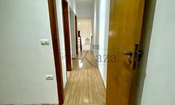 Imagem 2: Sobrado para venda possui 150 metros quadrados com 5 quartos