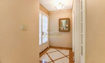 Imagem 5: Casa triplex, desocupada, com local para elevador de carga, no condomínio São Lourenço, 47