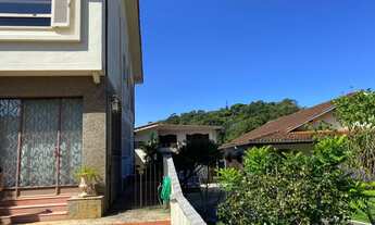 Imagem 3: Casa para venda com 280 metros quadrados com 4 quartos em Valparaíso - Petrópolis - RJ