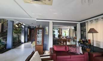 Imagem: Casa Montenegro Boulevard com cinco quartos