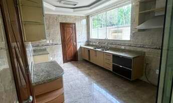 Imagem 6: Casa de condomínio sobrado para aluguel possui 260 metros quadrados com 5 quartos