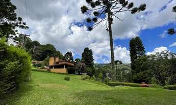 Imagem 3: Casa com terreno grande a venda em Campos do Jordão