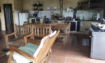 Imagem 3: Casa de condomínio com 384 m2 com piscina privativa com cascata