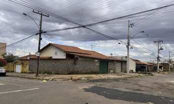 Imagem 2: Vila Brasília, imóvel p/ renda, 2 casas c/ 2/4, individuais, próximo a Igreja Mãos Pos..