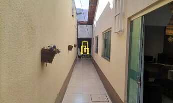 Imagem 2: Casa para Venda em Uberlândia, Santa Mônica, 3 dormitórios, 1 suíte, 3 banheiros, 2 vagas