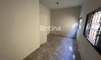 Imagem 2: Casa para aluguel, 3 quartos, 1 suíte, 1 vaga, Martins - Uberlândia/MG
