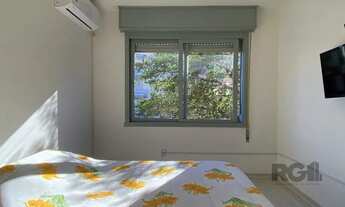 Imagem 6: Apartamento 2 dormitórios ensolarado, com vaga de garagem no Menino Deus