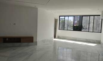 Imagem 4: Apartamento para aluguel possui 240 metros quadrados com 4 quartos em Barra - Salvador - B