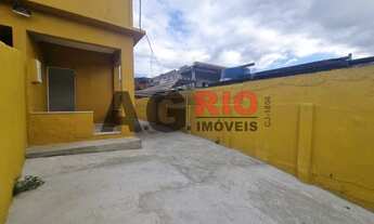 Imagem 2: Casa de rua-LOCAÇÃO-Magalhães Bastos-Rio de Janeiro-RJ