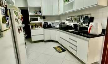 Imagem 5: Apartamento 3/4 com suíte 108m2 com 2 vagas de garagem, reformado recentemente