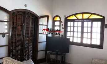 Imagem 4: Casa com piscina em bairro nobre