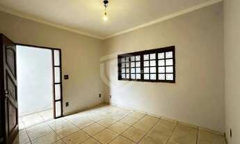 Imagem 3: Casa para locação com 2 quartos 180m² - Jardim Chapadão