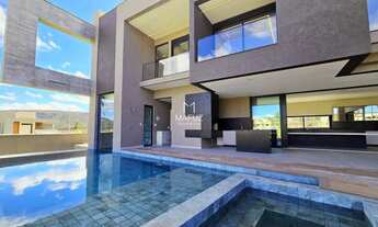 Imagem 3: 5 QUARTOS, PISCINA COM SPA E GOURMET INTEGRADO, VISTA PARA A LAGOA E ARQUITETURA IMPONENTE