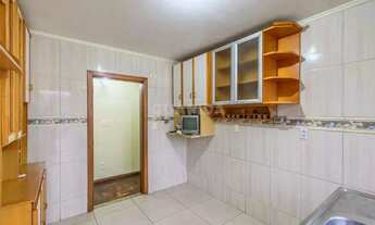 Imagem 5: Casa Residencial com pátio, 3 dormitórios, mobiliada, 2 vagas de garagem cobertas, no Bair