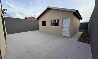 Imagem: Casa em Santa Cruz com quintal grande