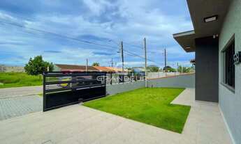 Imagem 4: Residência Semi-Nova com Piscina, Edícula e 2 Suítes a 350 Metros do Mar